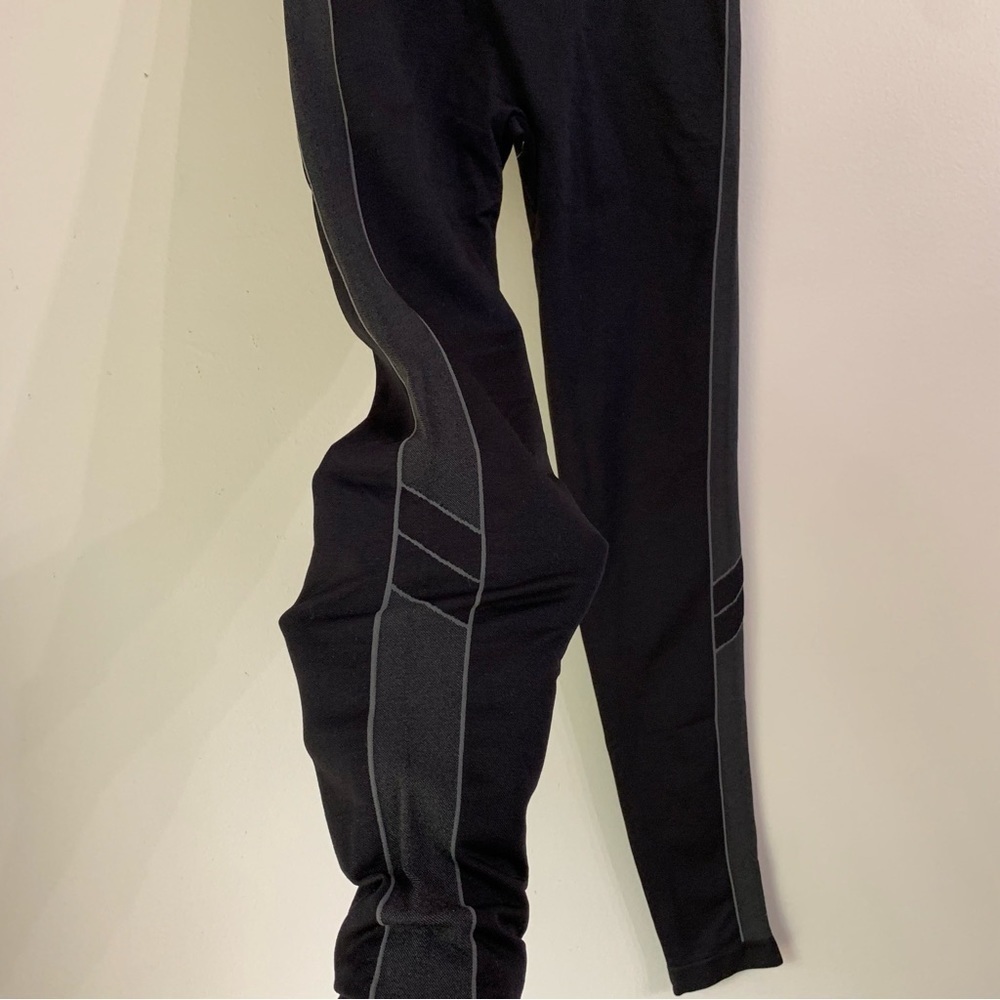 Assets Red Hot Label by SPANX Tuxedo Stripe Seamless High Waist Control Leggings
